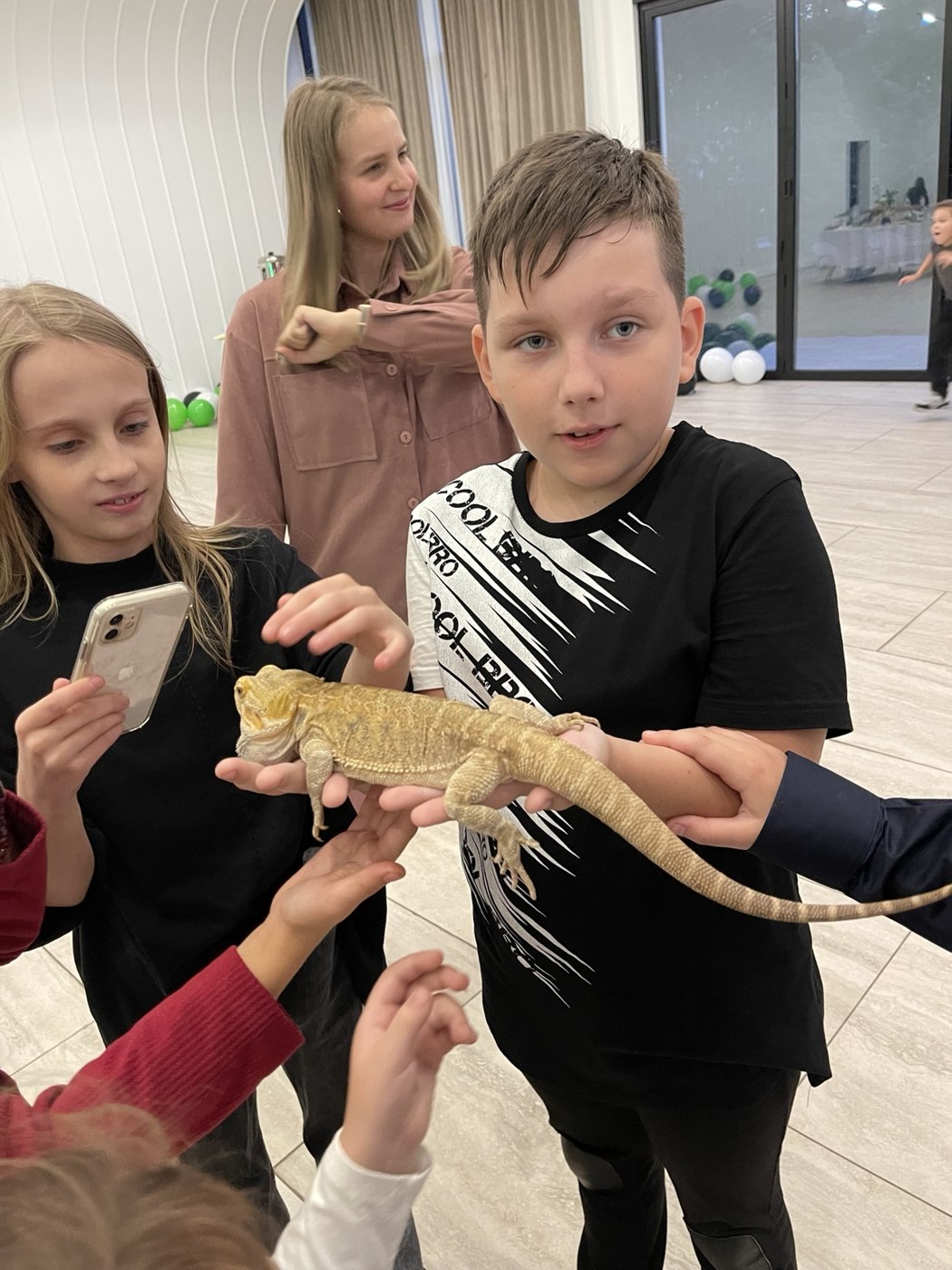 Знакомство участников с ящерицей